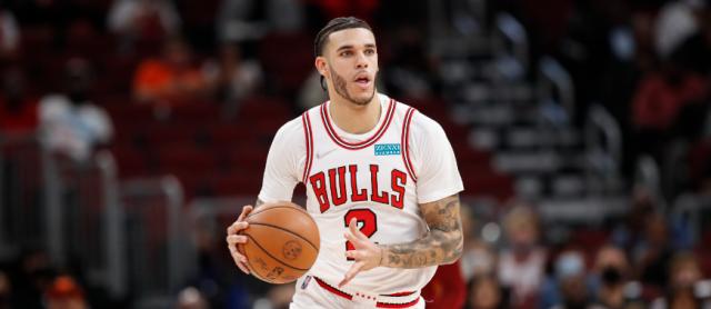 乐鱼体育-郎佐·鲍尔惊艳回归！公牛新赛季双核驱动有望搅局